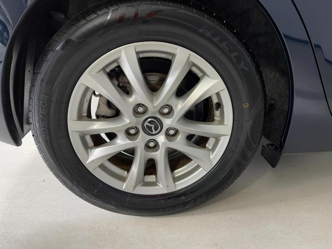 Photo '12' of Mazda Axela