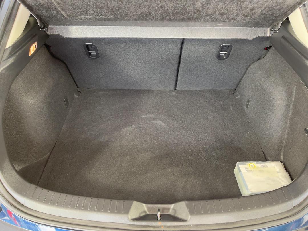 Photo '14' of Mazda Axela