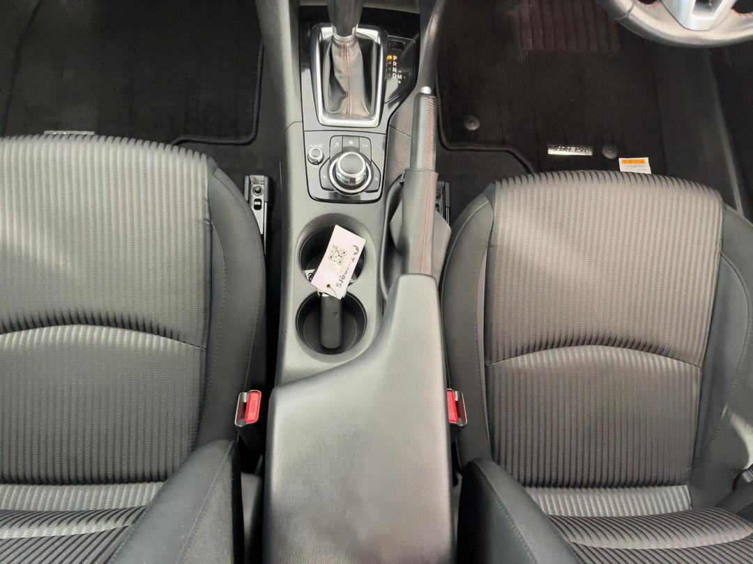 Photo '18' of Mazda Axela