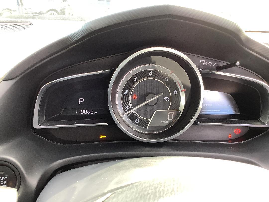 Photo '8' of Mazda Axela