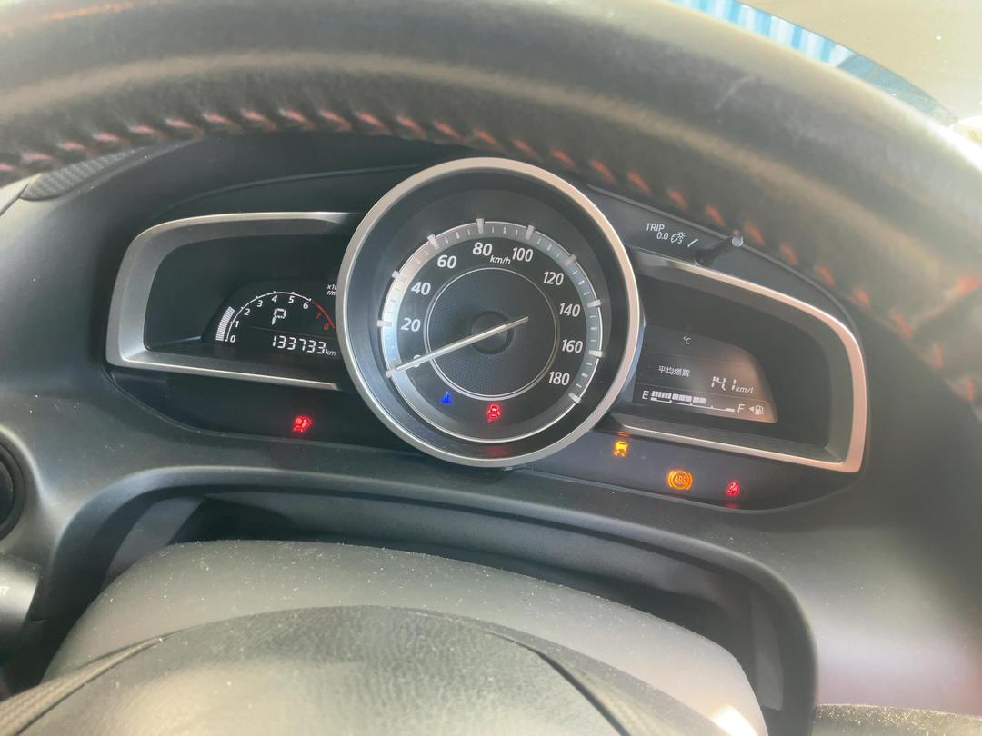 Photo '17' of Mazda Axela