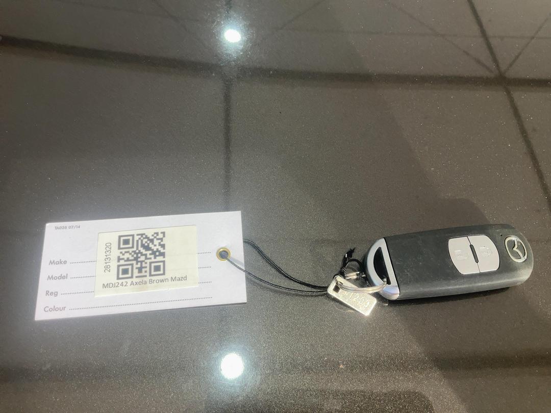 Photo '18' of Mazda Axela