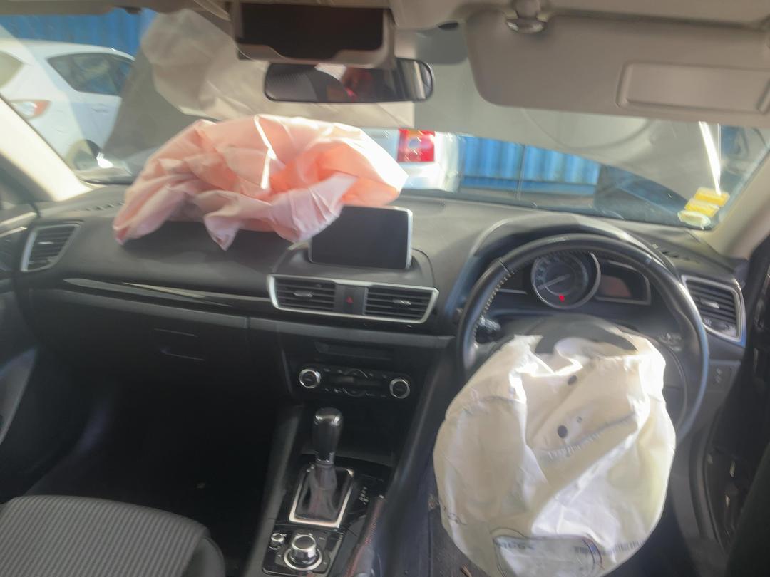 Photo '21' of Mazda Axela