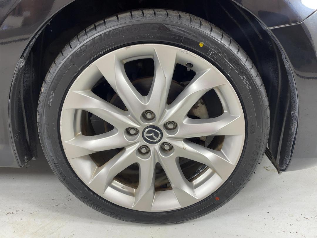 Photo '9' of Mazda Axela