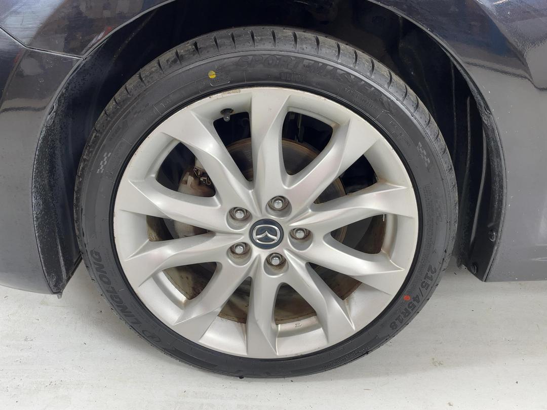 Photo '10' of Mazda Axela
