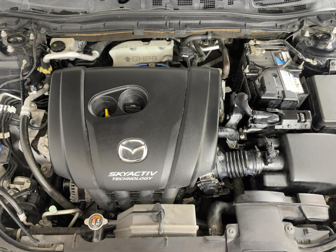 Photo '13' of Mazda Axela