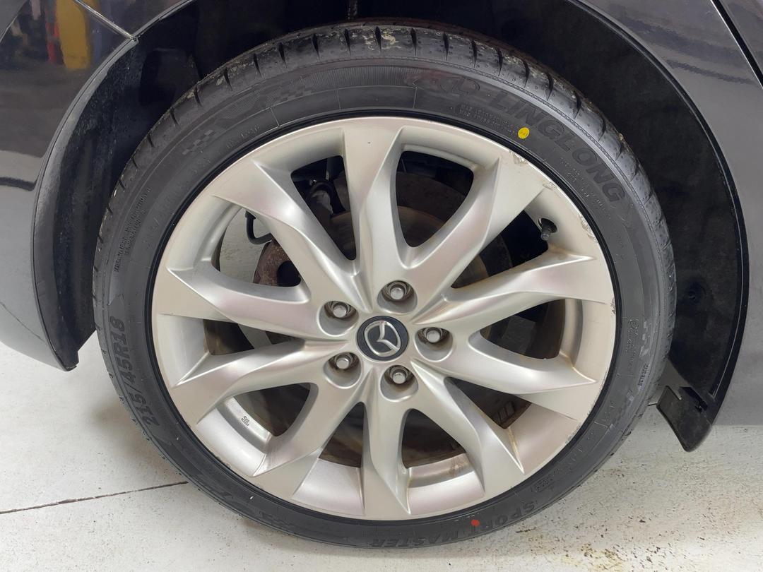 Photo '12' of Mazda Axela