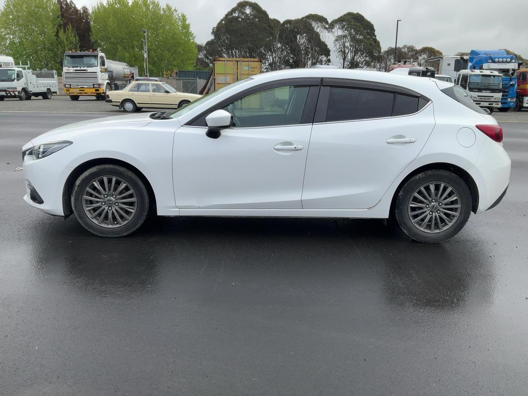 Photo '5' of Mazda Axela Photo '5' of Mazda Axela