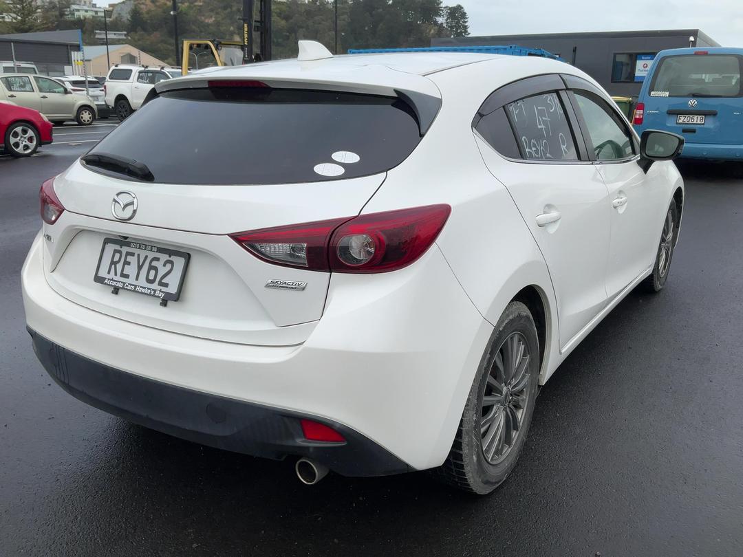 Photo '8' of Mazda Axela Photo '8' of Mazda Axela