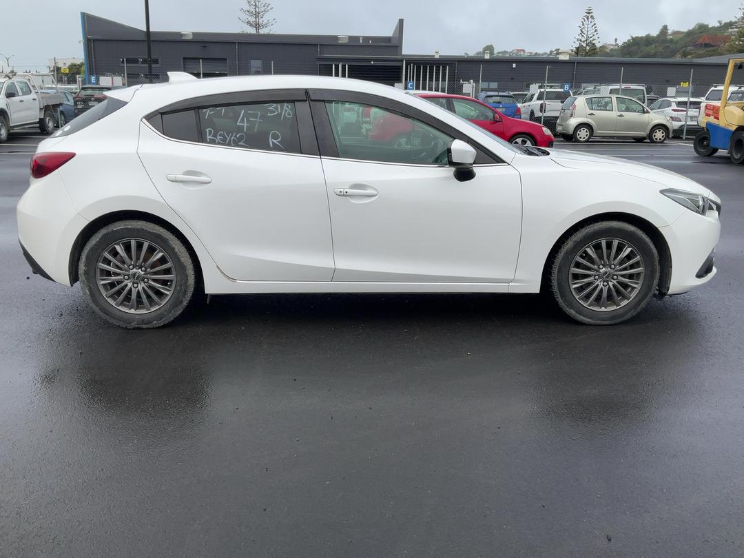 Photo '9' of Mazda Axela Photo '9' of Mazda Axela