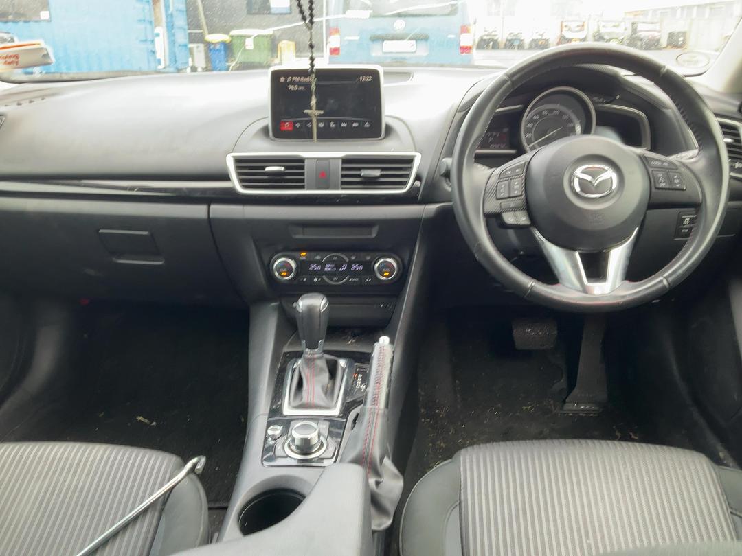 Photo '11' of Mazda Axela Photo '11' of Mazda Axela
