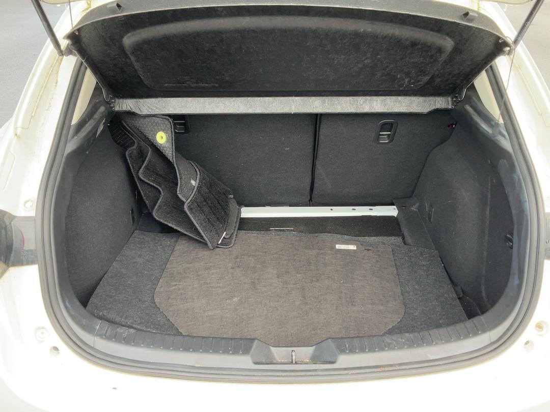 Photo '15' of Mazda Axela Photo '15' of Mazda Axela