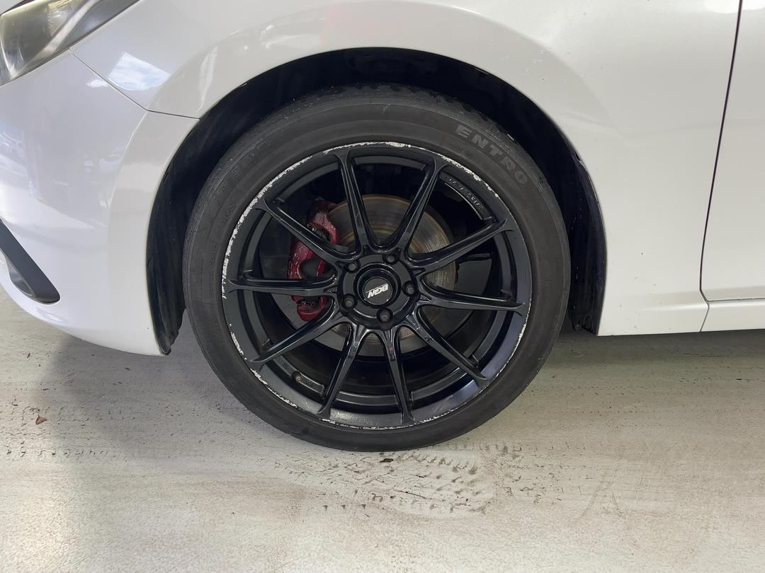 Photo '10' of Mazda Axela