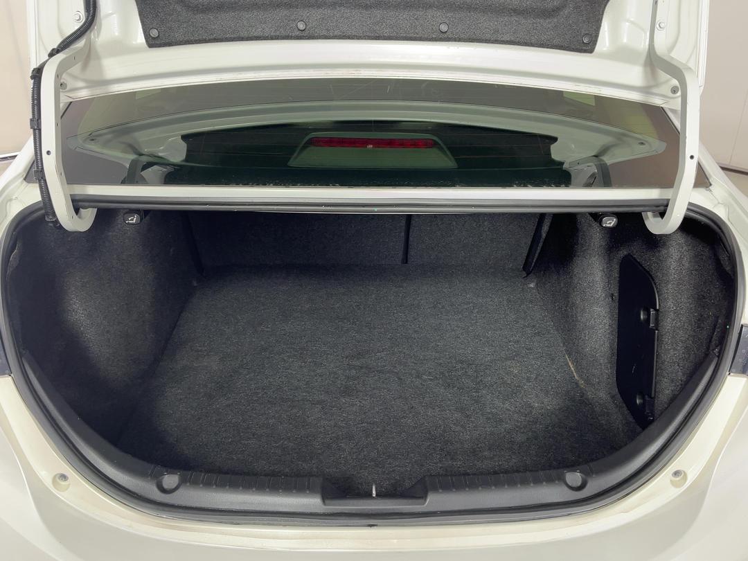 Photo '14' of Mazda Axela