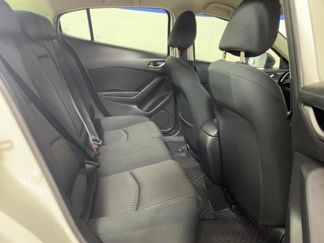 Photo '20' of Mazda Axela