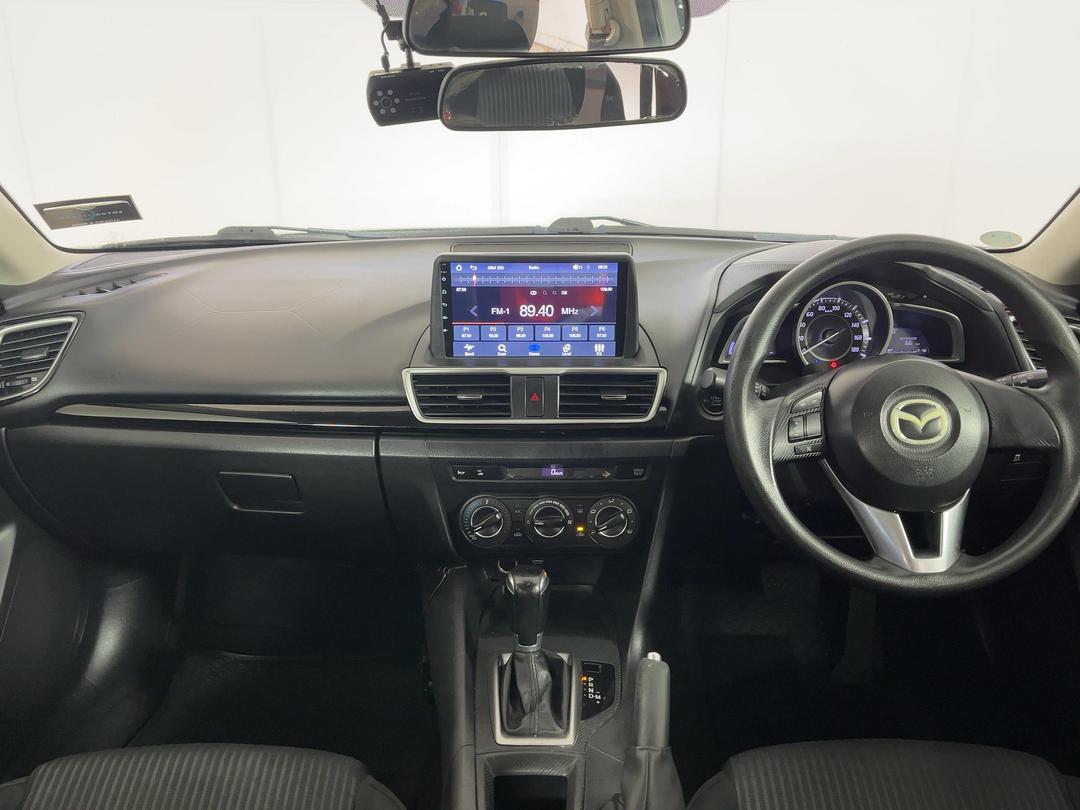 Photo '17' of Mazda Axela
