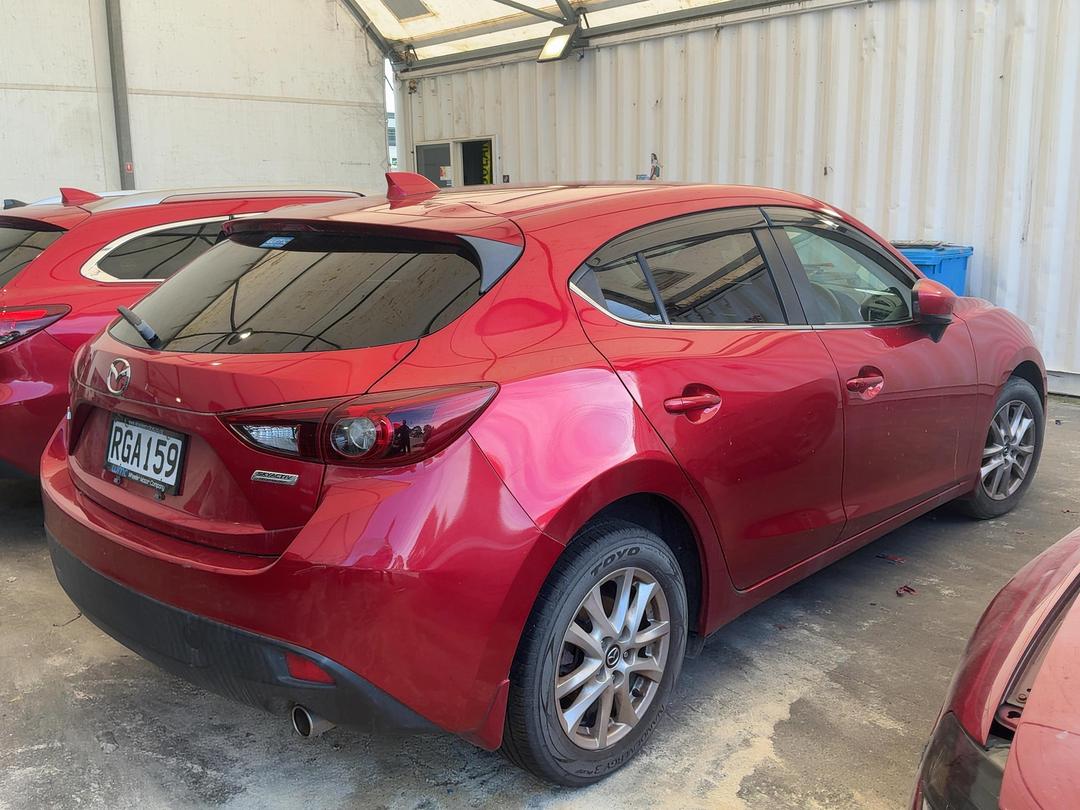 Photo '4' of Mazda Axela