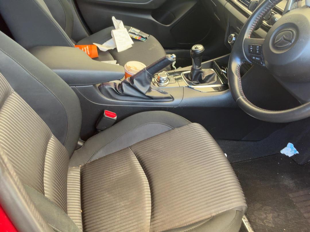 Photo '15' of Mazda Axela