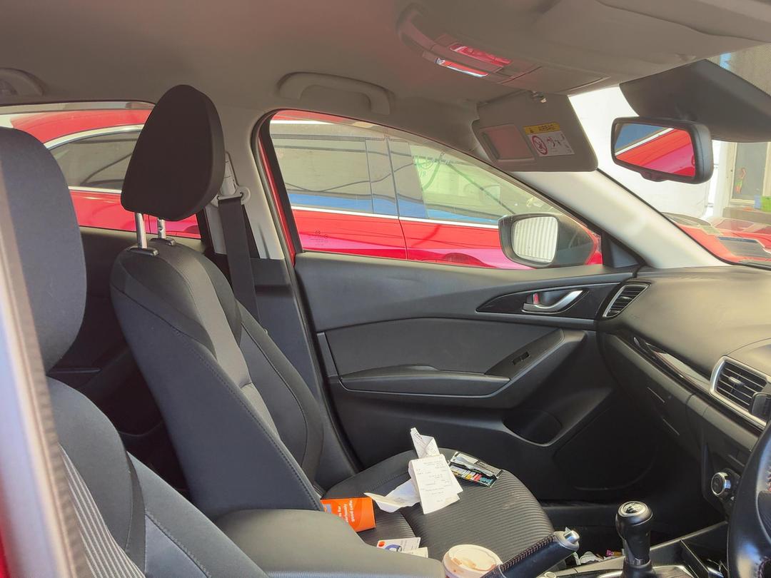 Photo '16' of Mazda Axela
