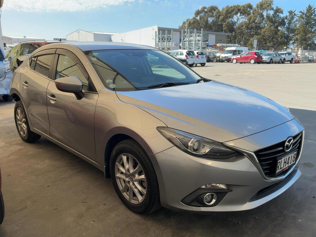 Photo '2' of Mazda Axela