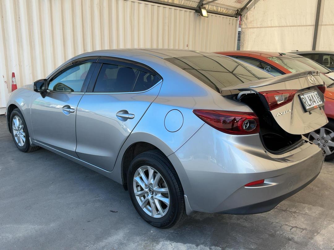 Photo '6' of Mazda Axela