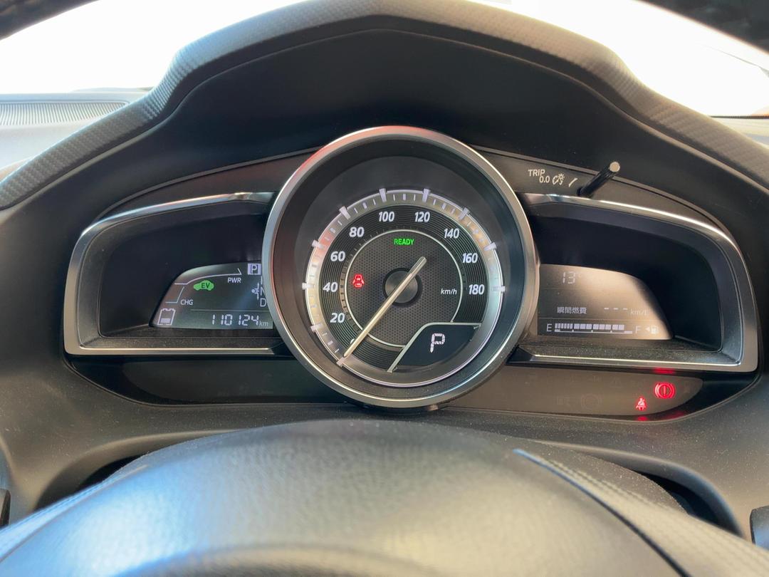 Photo '14' of Mazda Axela