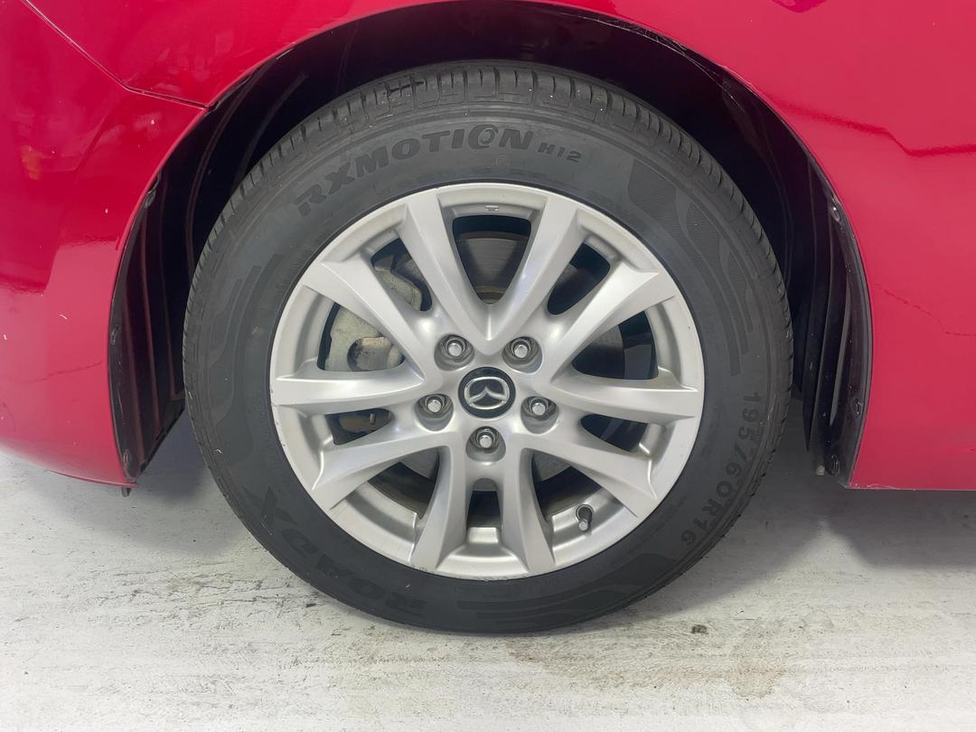 Photo '10' of Mazda Axela