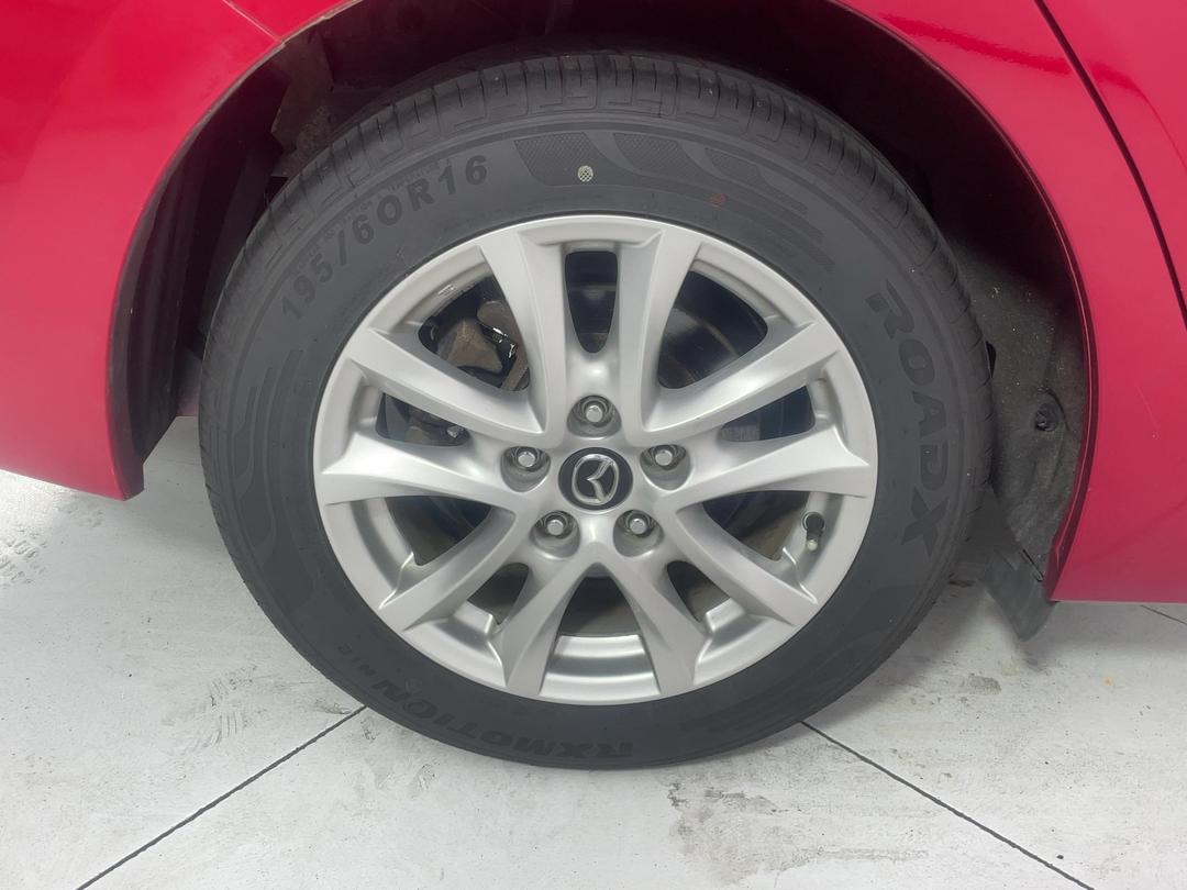 Photo '12' of Mazda Axela