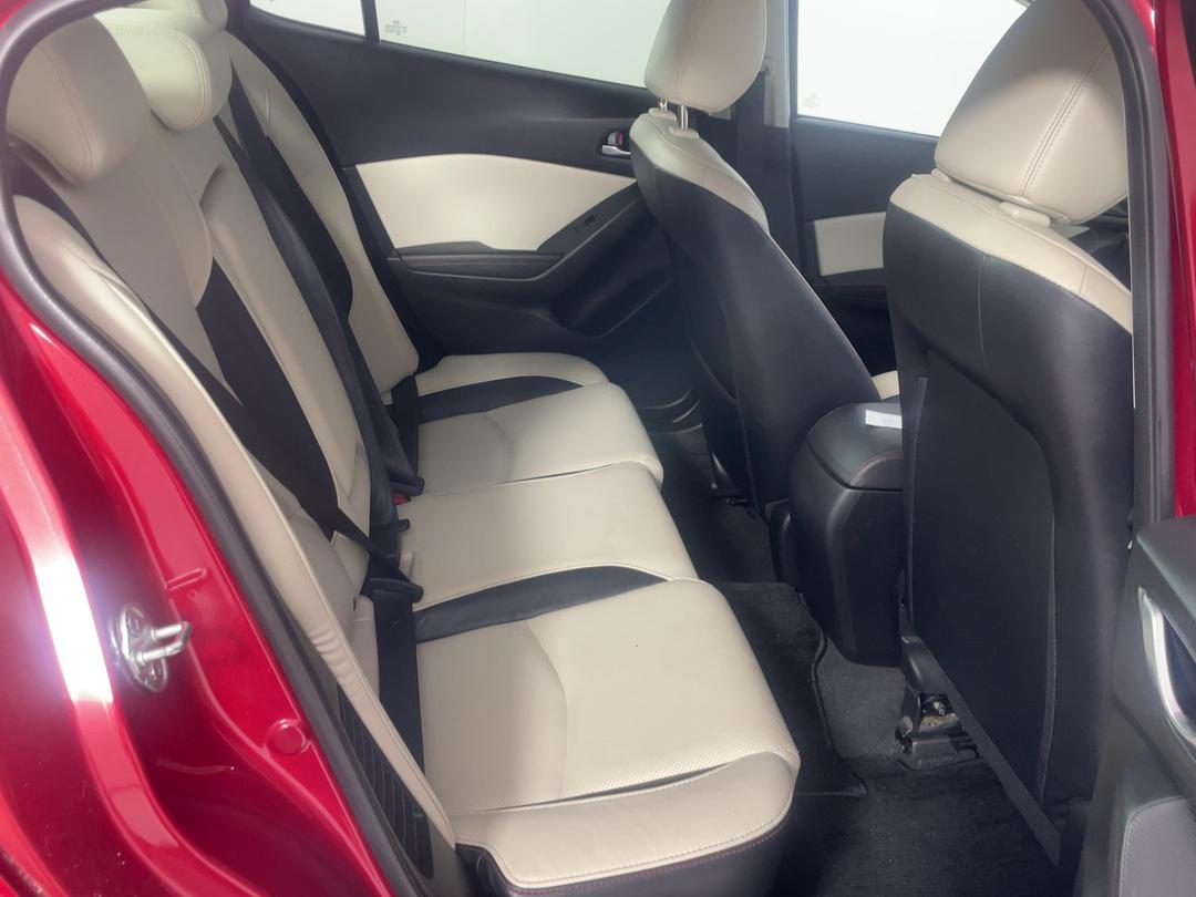 Photo '20' of Mazda Axela