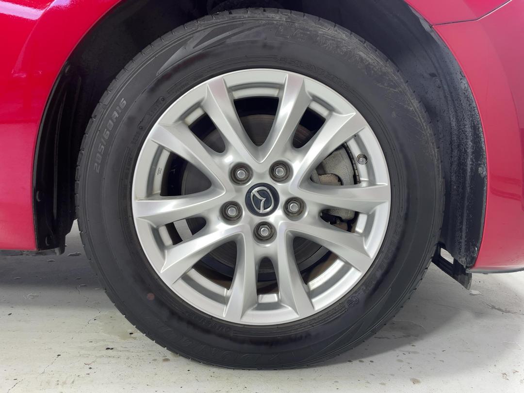 Photo '9' of Mazda Axela