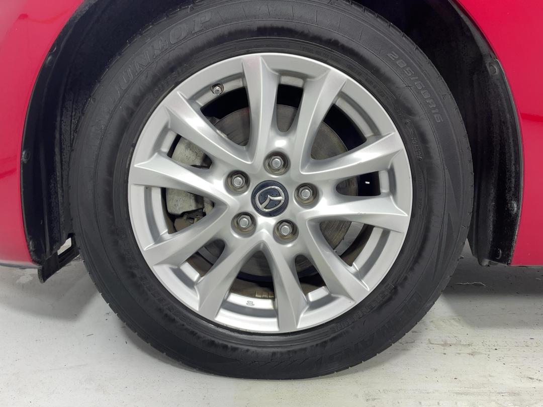 Photo '10' of Mazda Axela