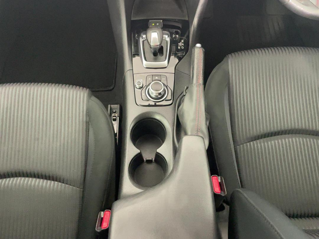 Photo '18' of Mazda Axela