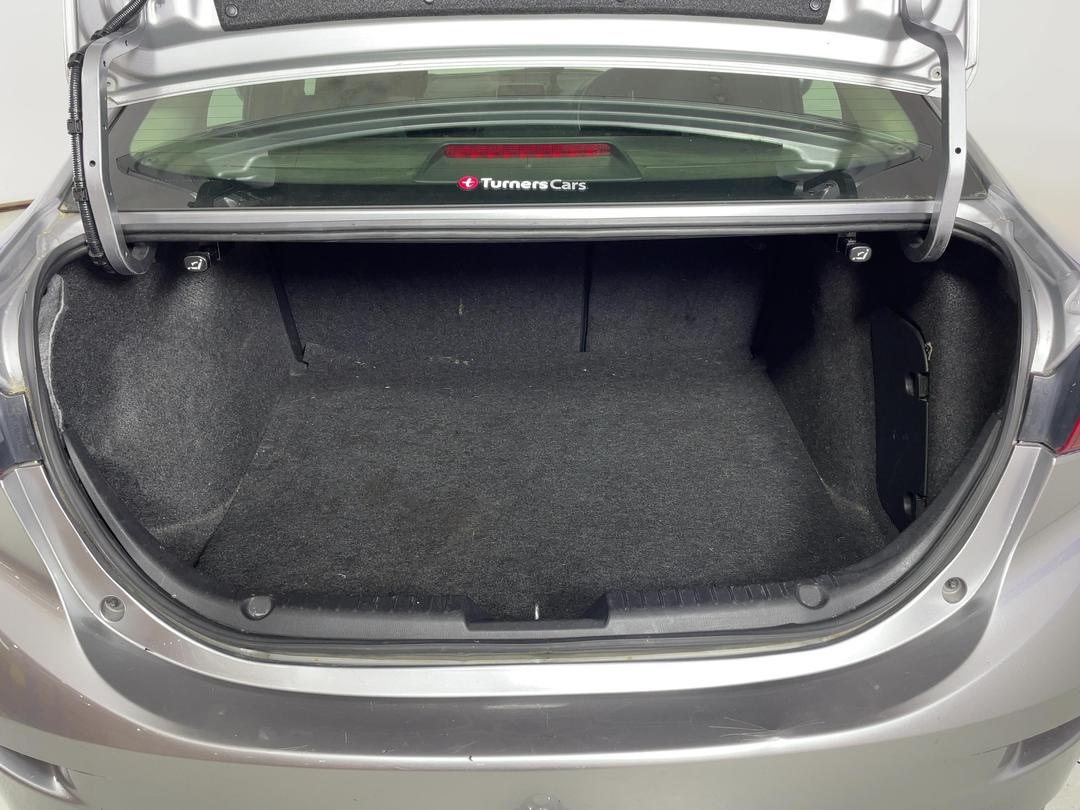 Photo '14' of Mazda Axela