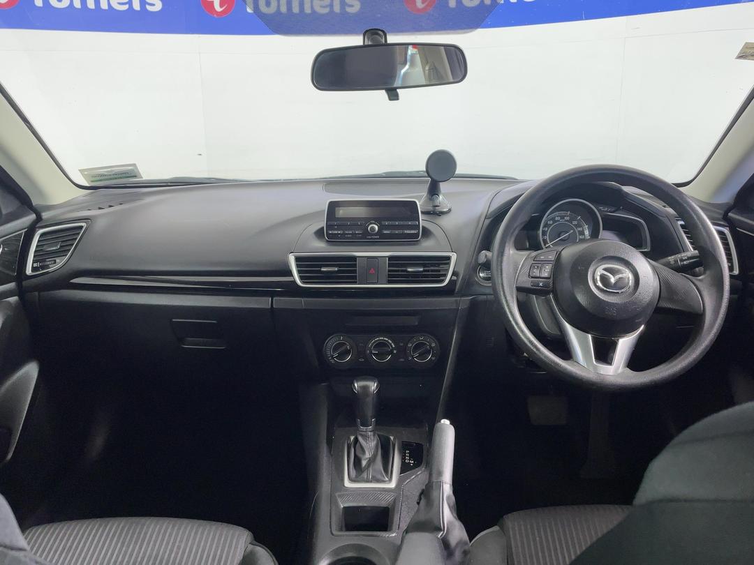 Photo '17' of Mazda Axela