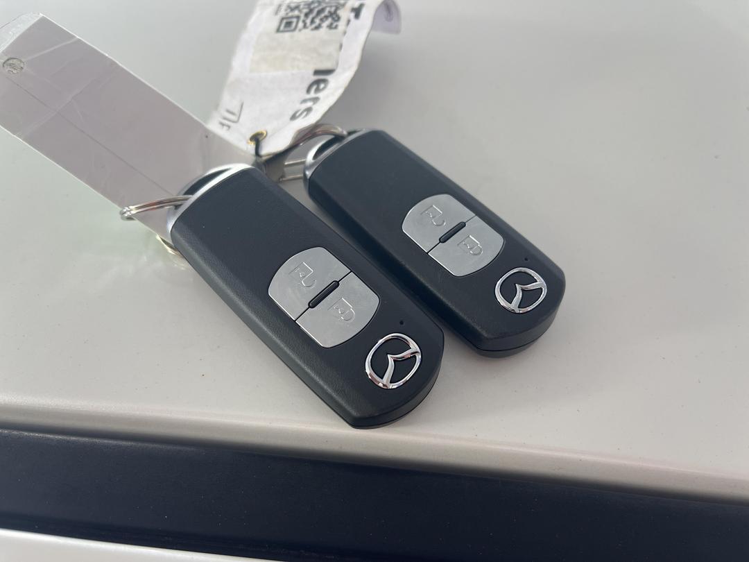 Photo '22' of Mazda Demio