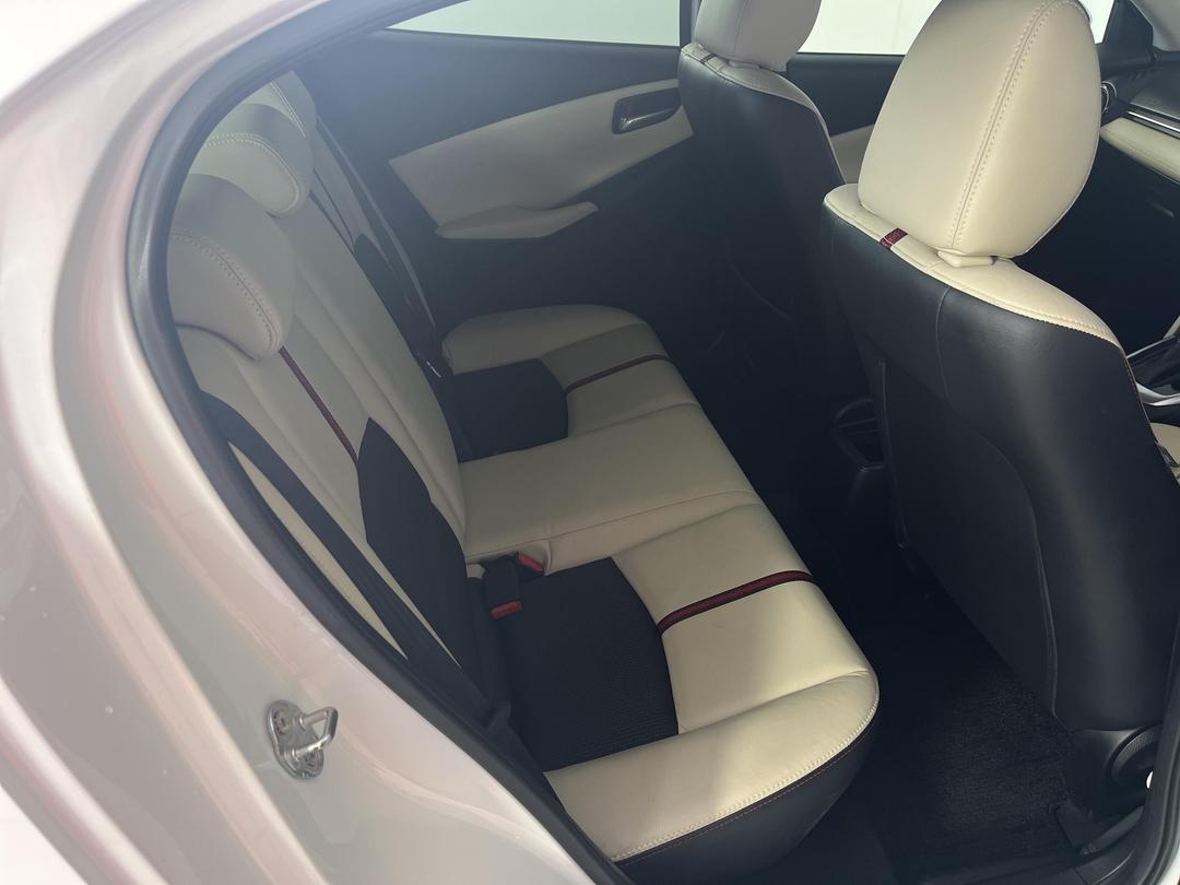 Photo '20' of Mazda Demio