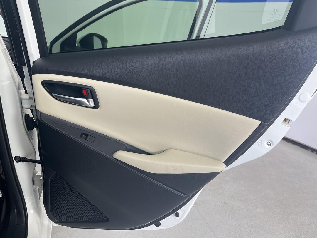 Photo '19' of Mazda Demio