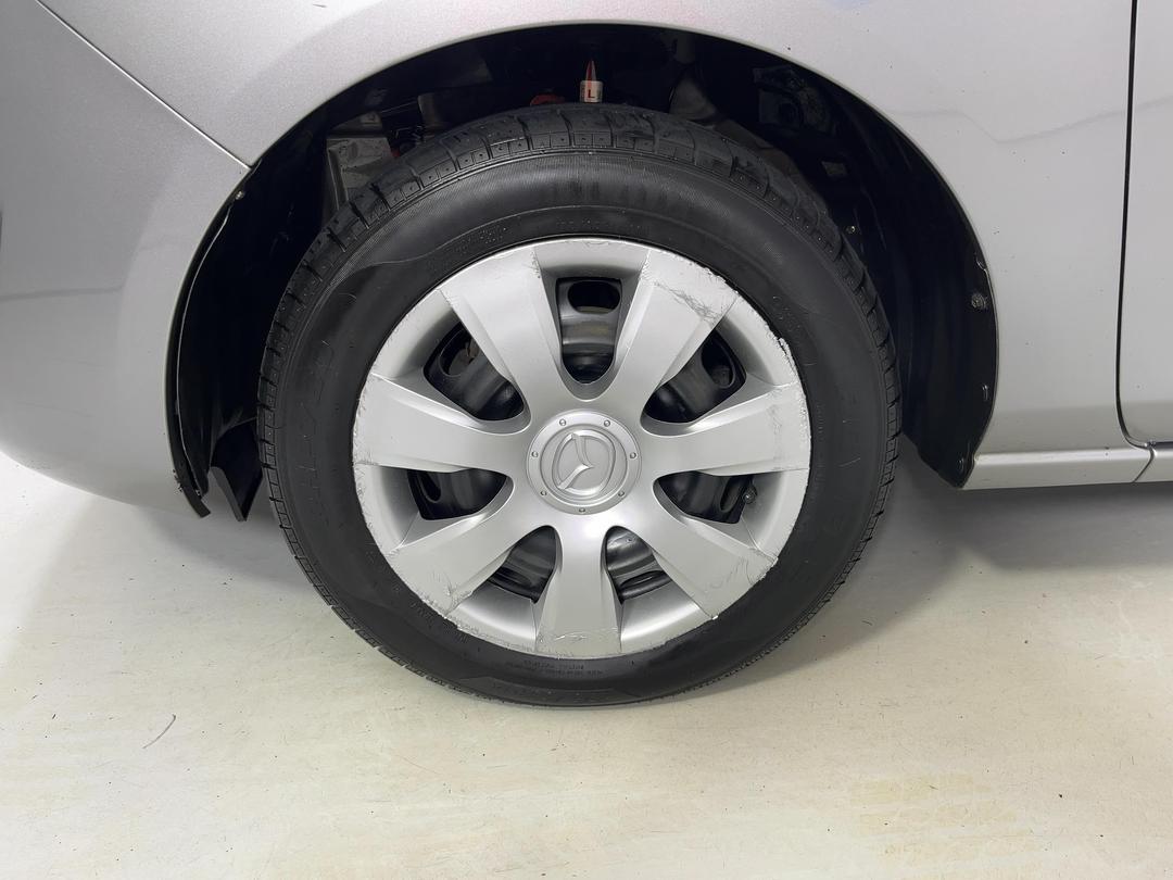 Photo '10' of Mazda Demio