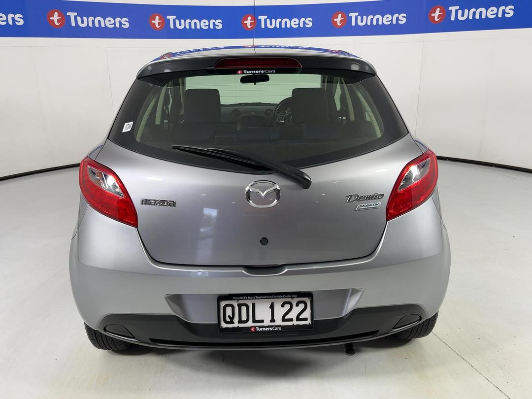Photo '6' of Mazda Demio