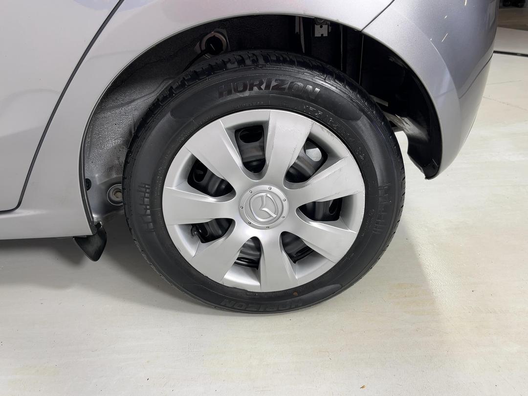 Photo '11' of Mazda Demio