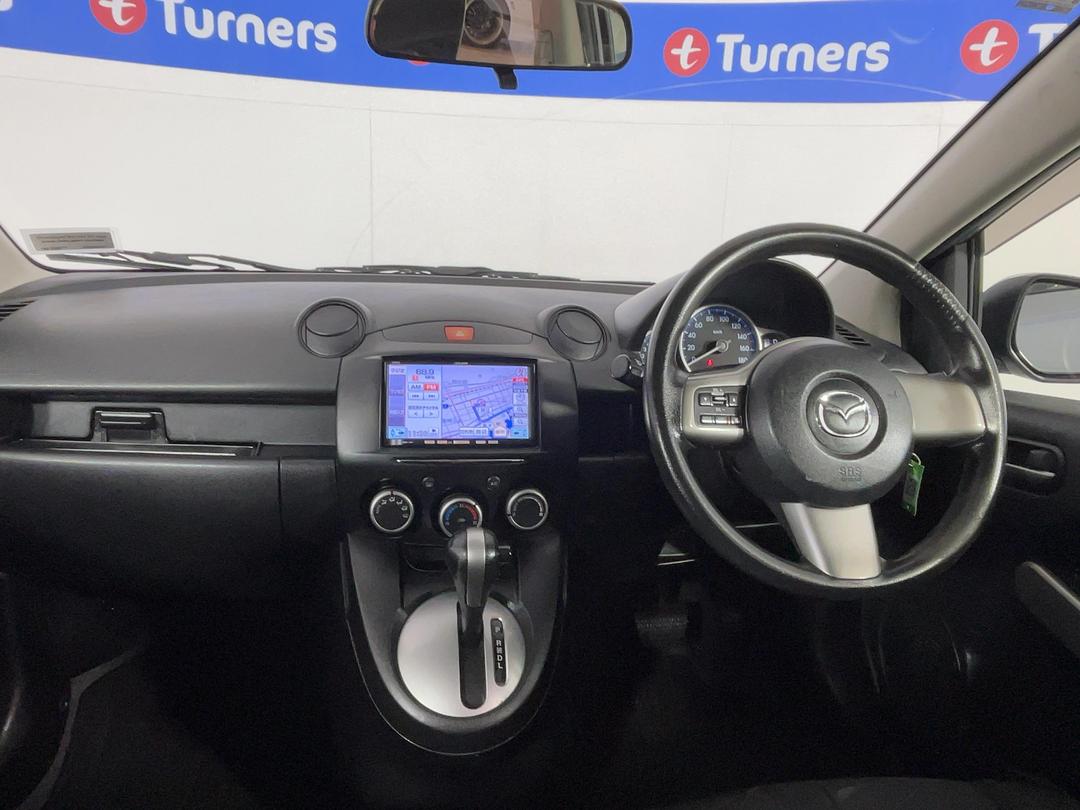 Photo '17' of Mazda Demio