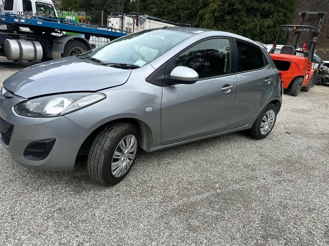 Photo '2' of Mazda Demio