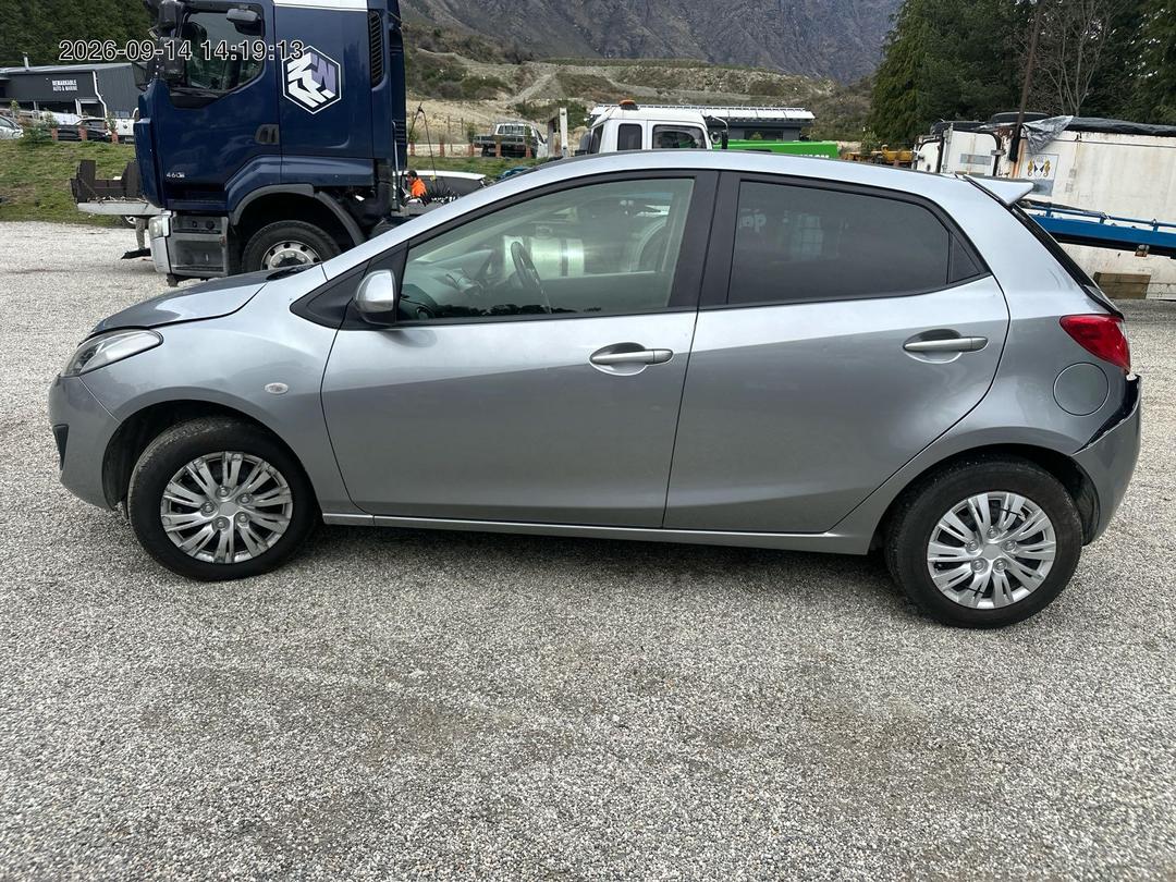 Photo '3' of Mazda Demio