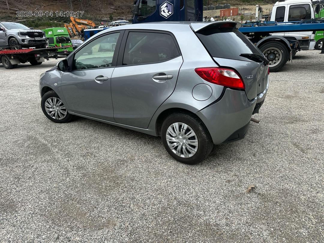 Photo '4' of Mazda Demio