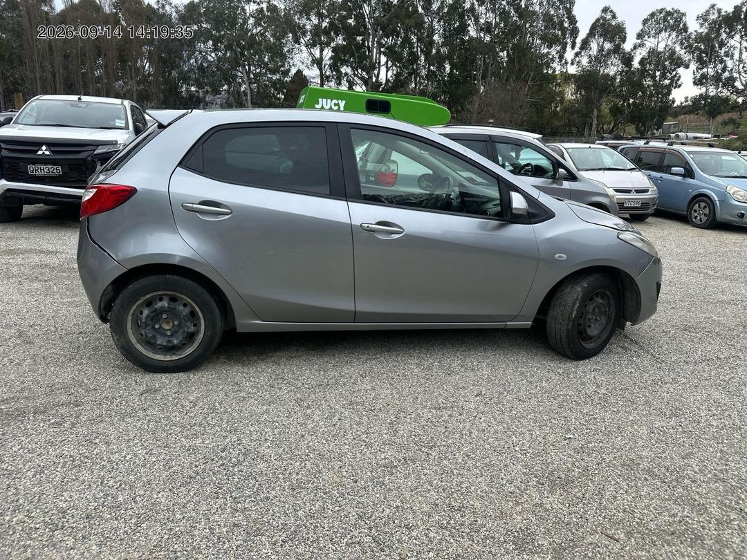 Photo '7' of Mazda Demio