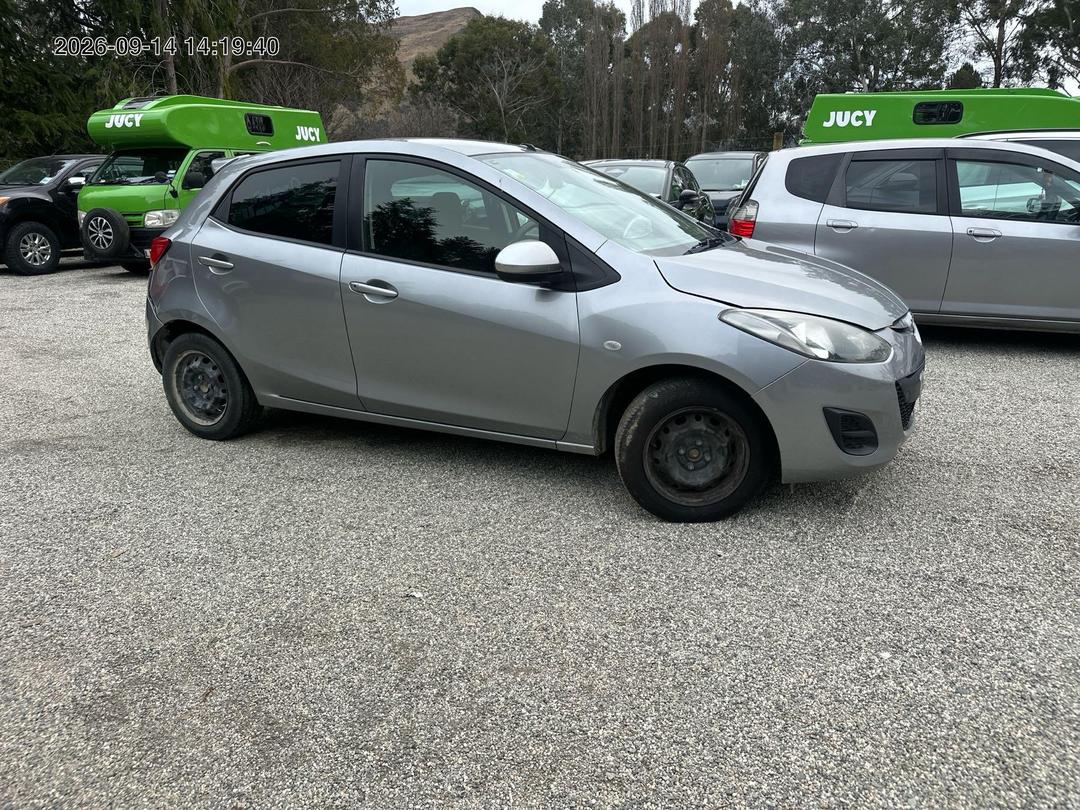 Photo '8' of Mazda Demio