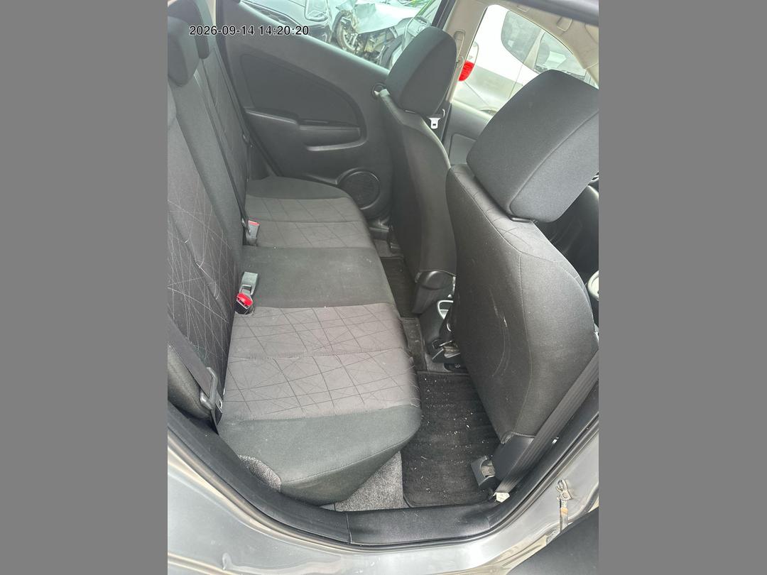 Photo '11' of Mazda Demio