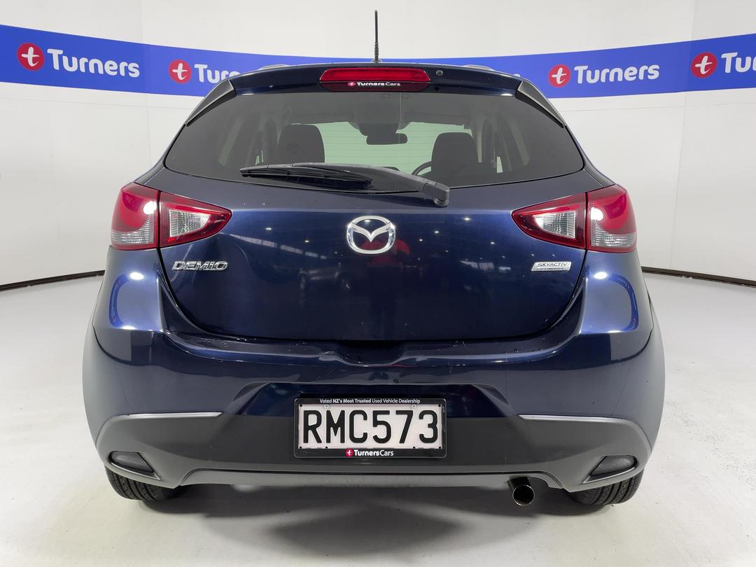Photo '6' of Mazda Demio