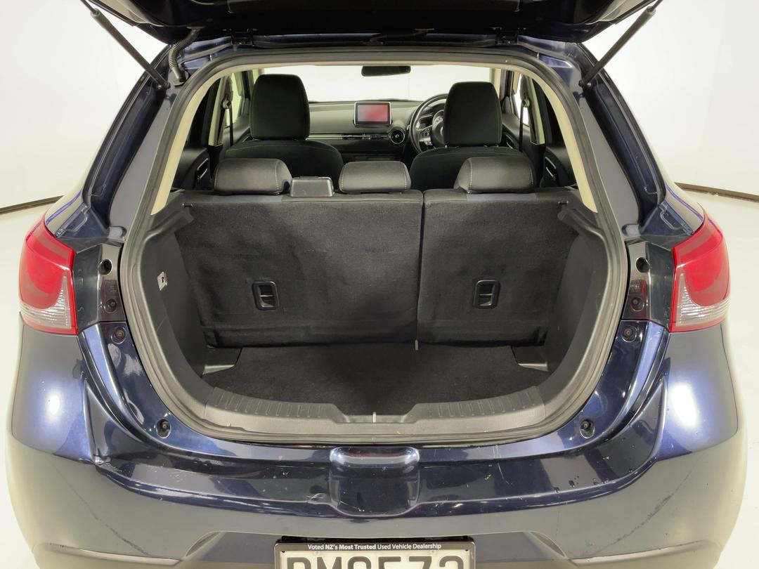 Photo '14' of Mazda Demio