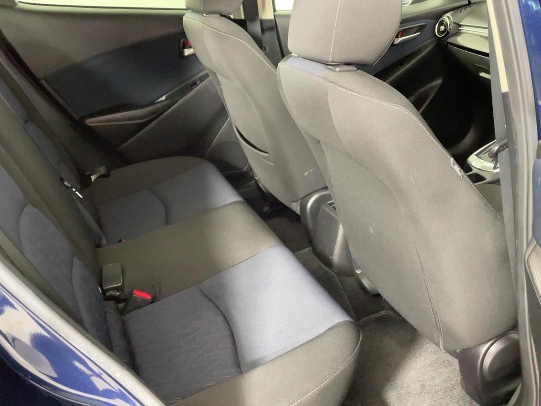 Photo '20' of Mazda Demio